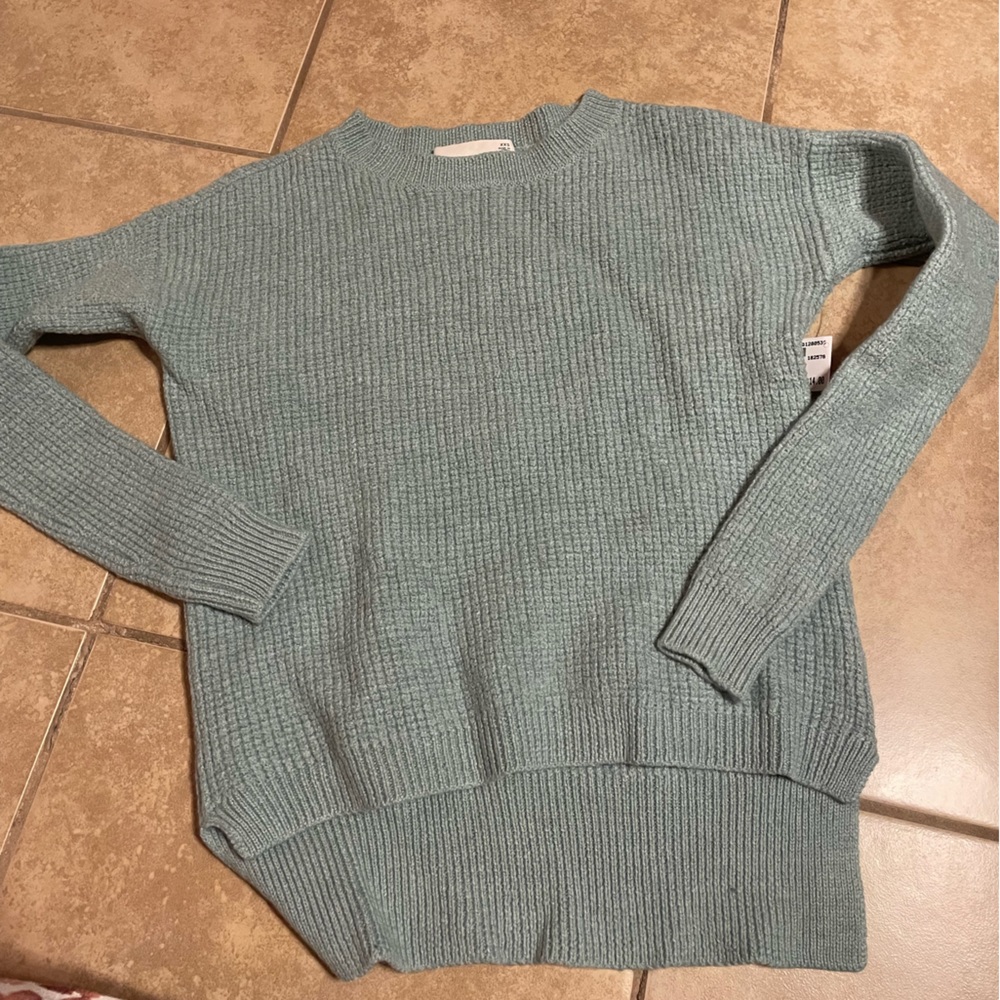 Aritzia Wildfred Women’s sweater